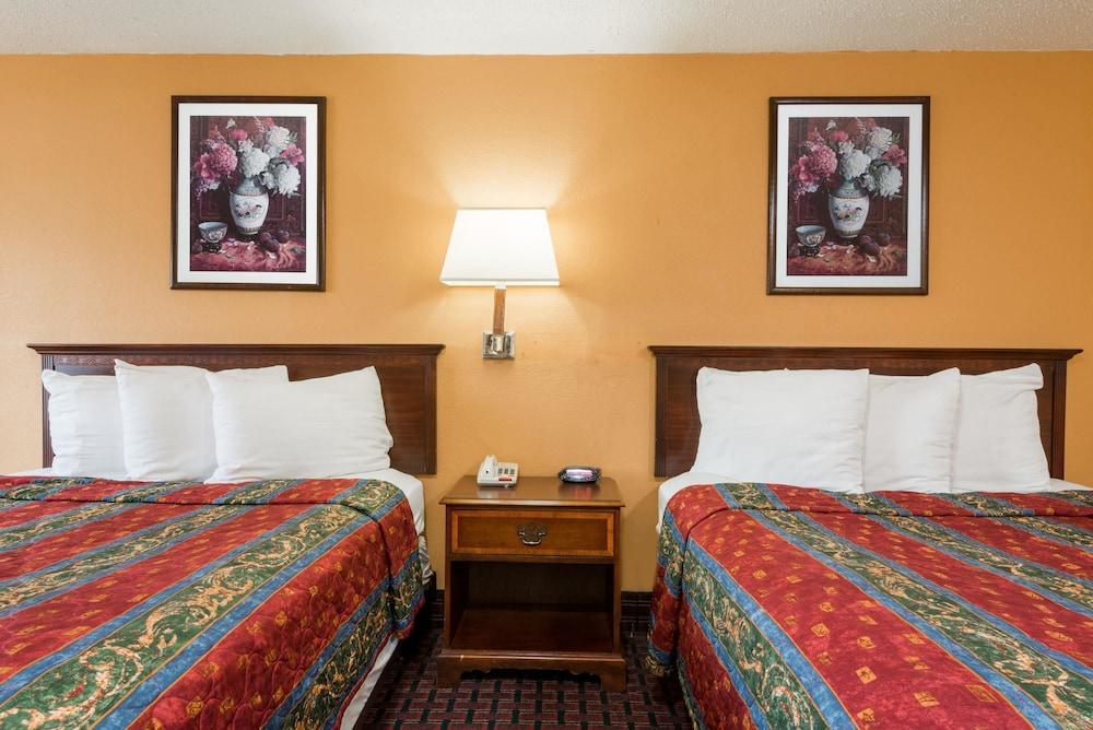Rodeway Inn Miamisburg Exterior photo
