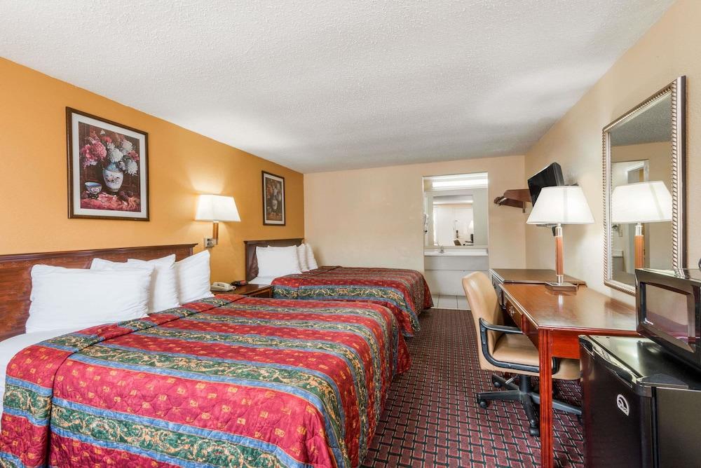 Rodeway Inn Miamisburg Exterior photo