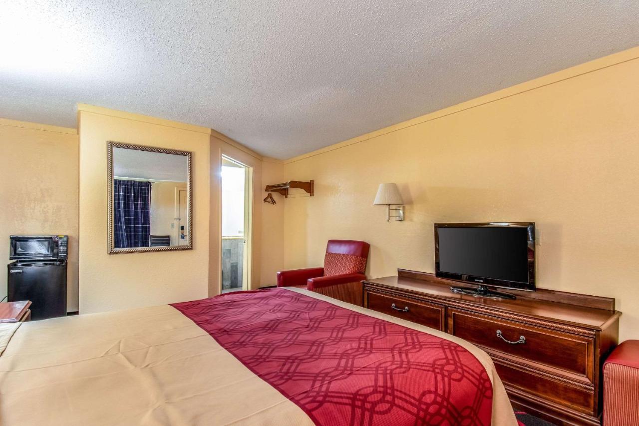 Rodeway Inn Miamisburg Exterior photo